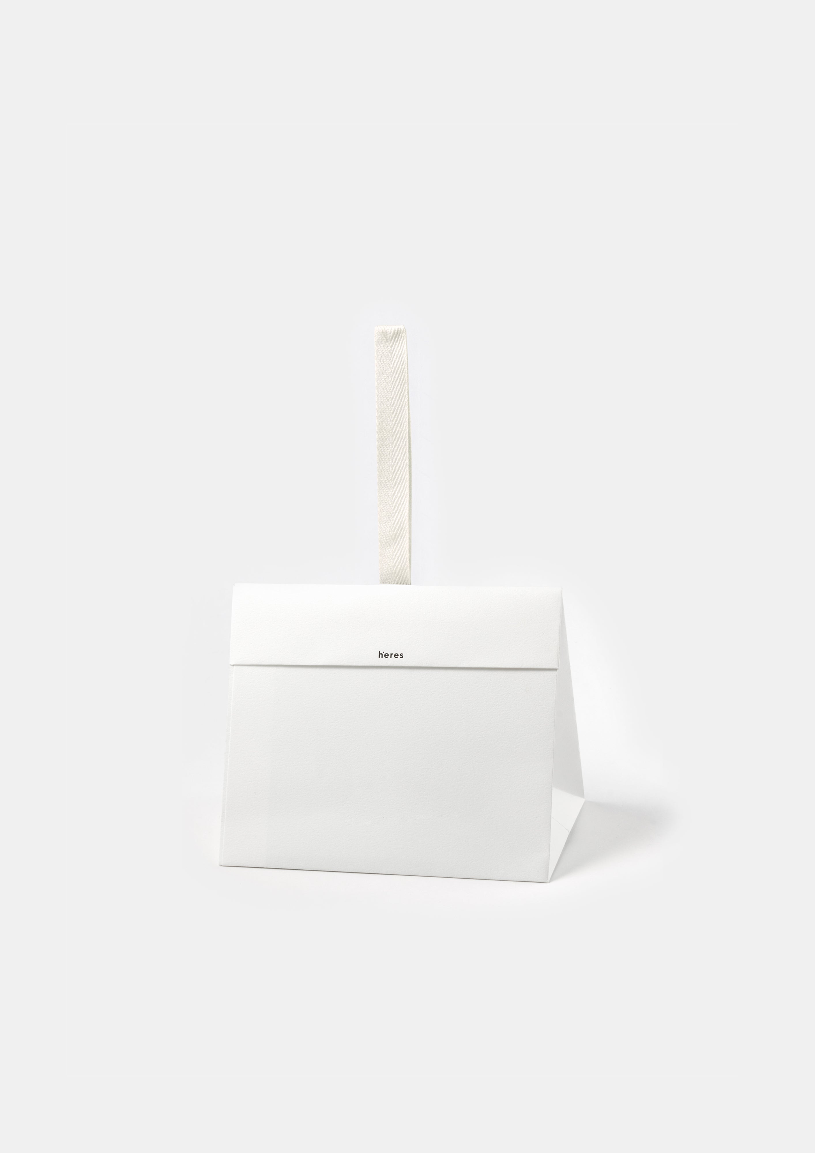 【HEREU】tote bag/追跡+関税+全国送料込み ☆追跡&関税込【MOMAxBAGGU】Recycled Nylon Tote Bag (MoMA