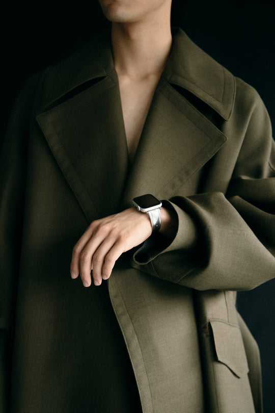 “時間”とともに。Apple Watch vintage-like silver band