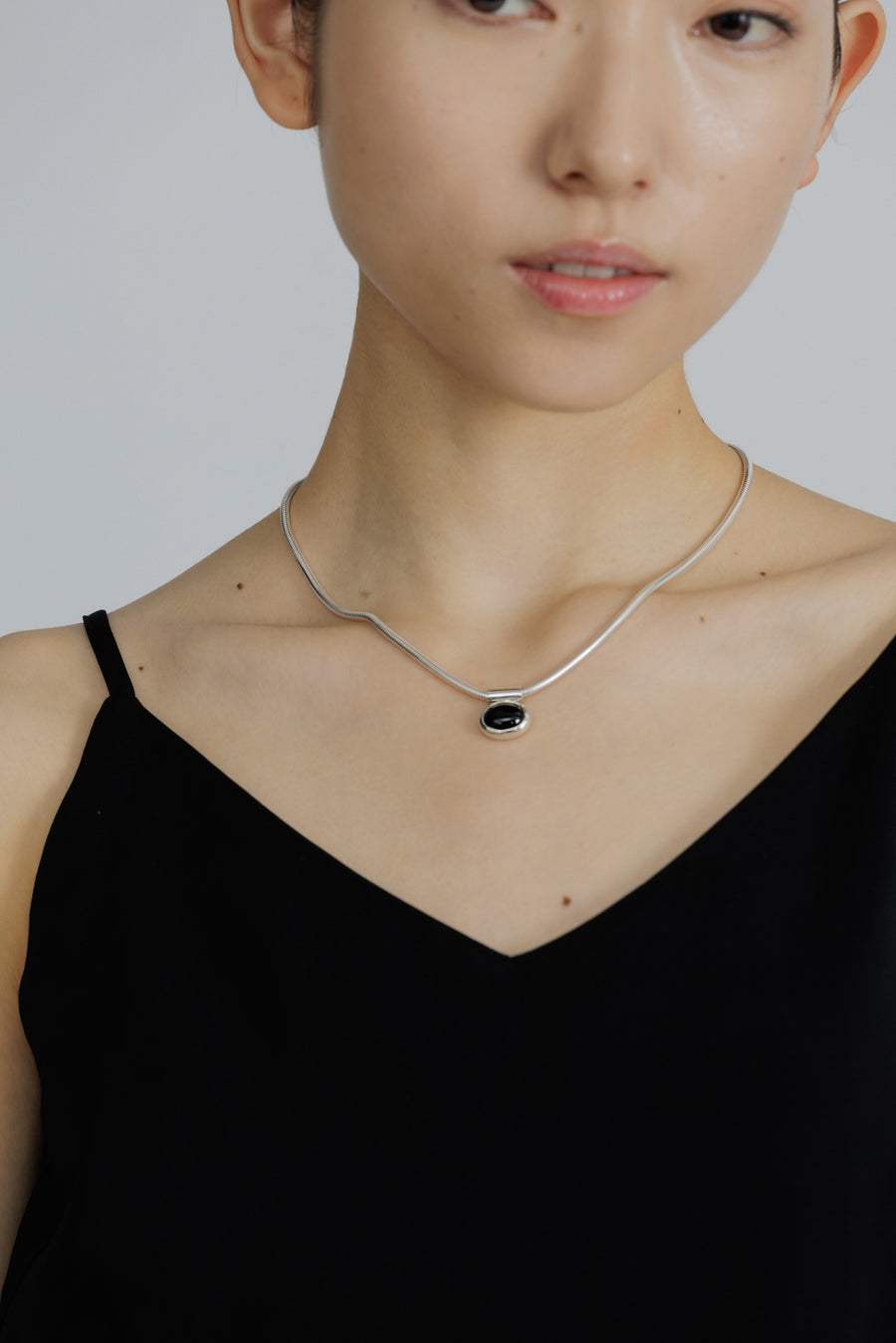 RENEE ONYX TOP NECKLACE